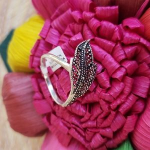 New .925 silver with marquesite ring. #6